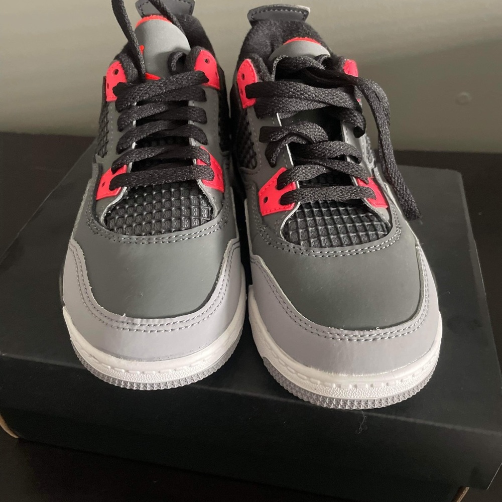 Jordon 4s kids size 12 boys - Picture 6 of 6
